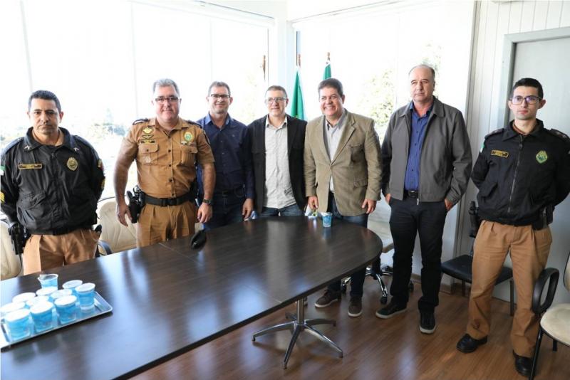 Vereadores participam de encontro sobre implantação do Colégio Militar